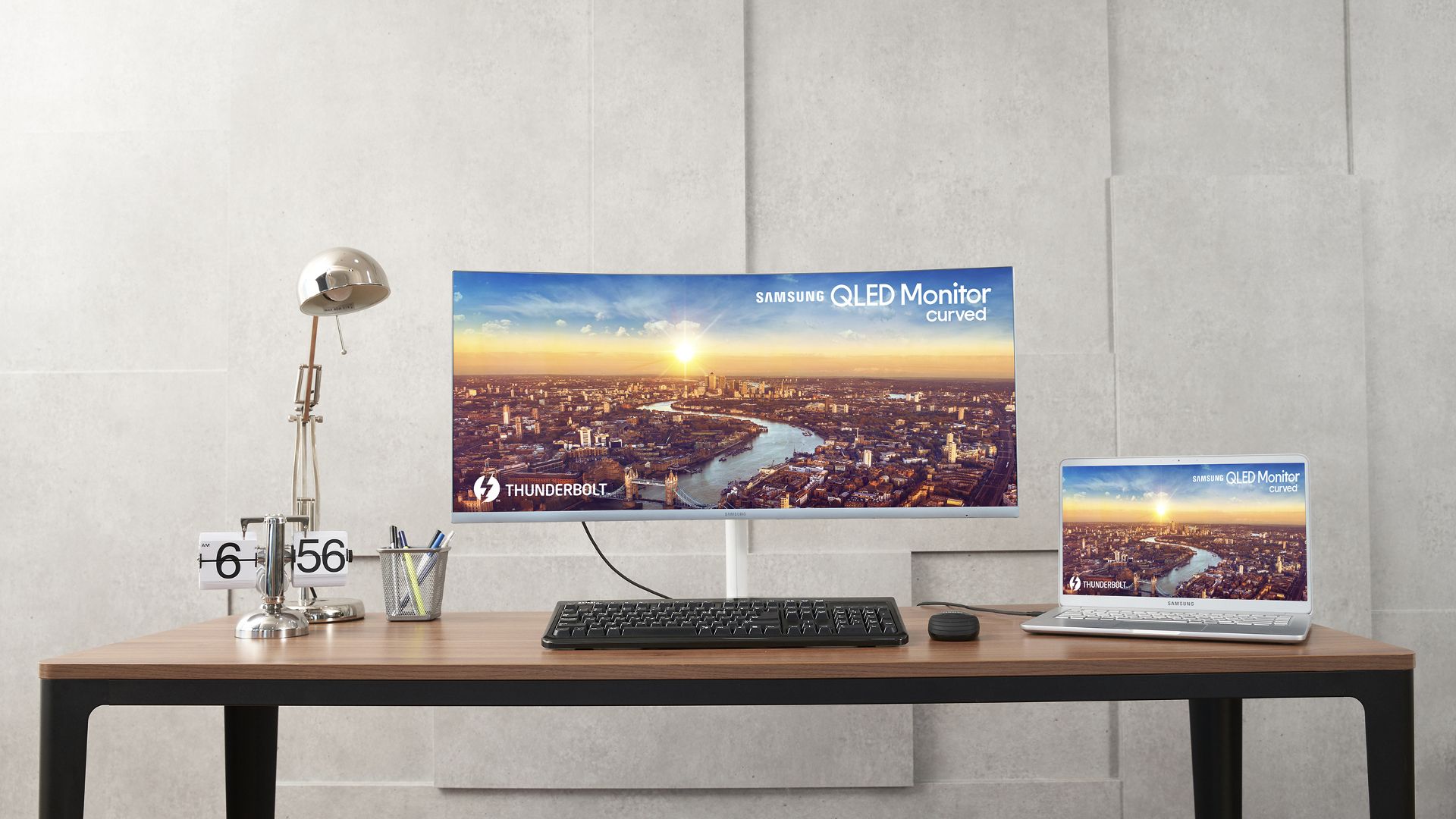 Samsung's 34-inch ultra-wide curved monitor boasts