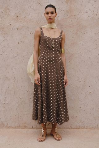 r6e2b3dotCStpWXm92eMR4-320-80 أفضل 8 مشتريات صيف Zara ، وفقًا لمحرر