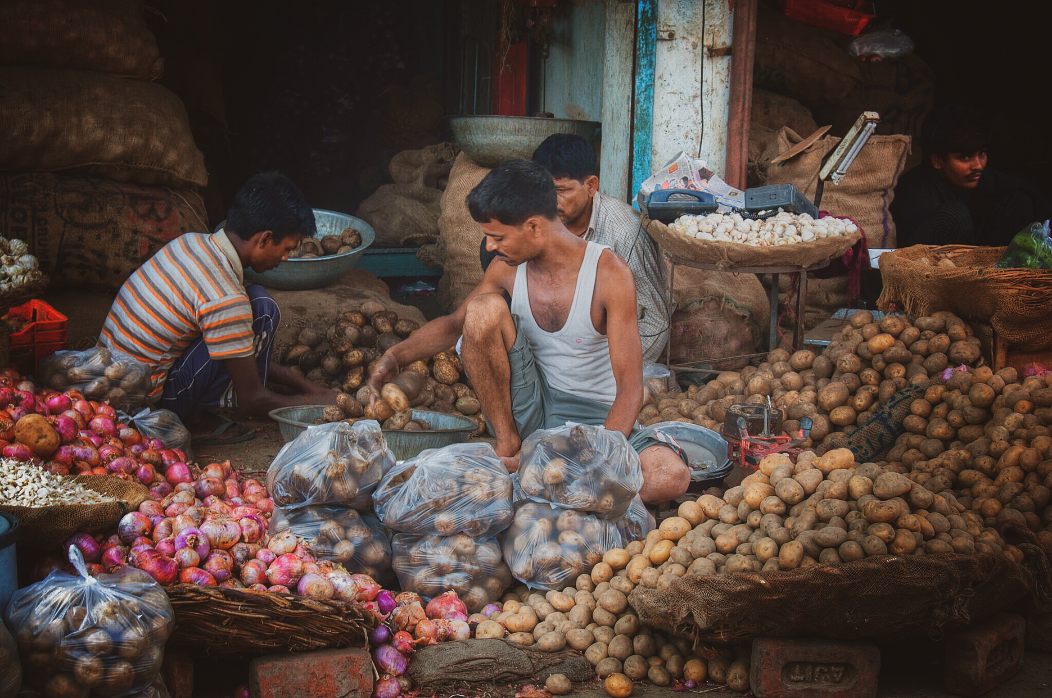 A potato growers' market in India