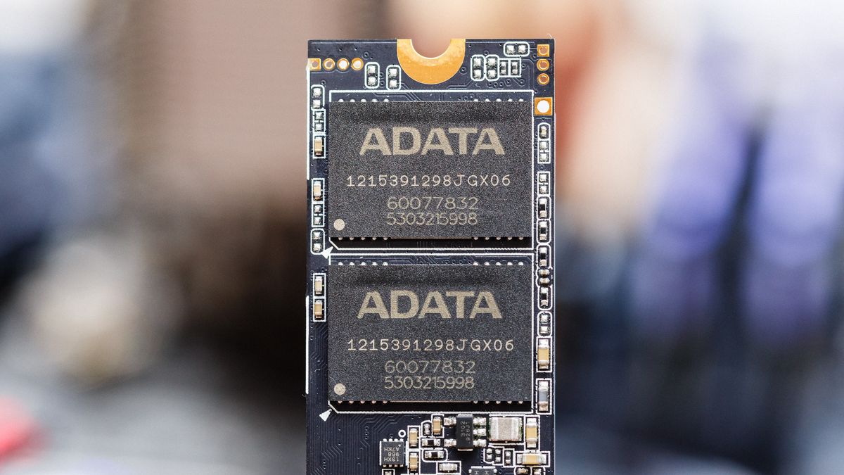 Adata XPG Spectrix S40G M.2 NVMe SSD Review: Bright Lights, Big