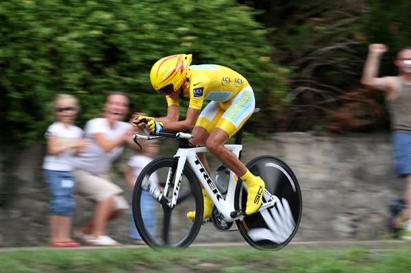 Alberto Contador looking low and powerful on his time trial rig.