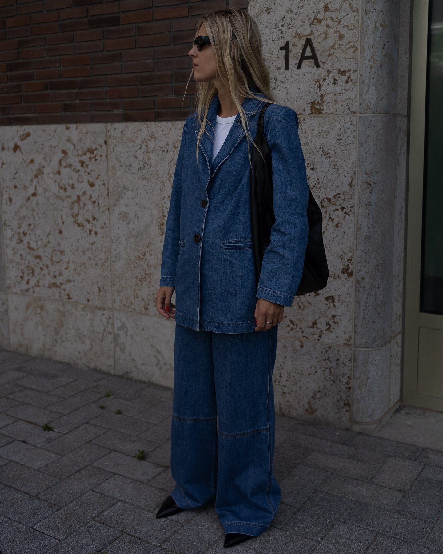 European autumn fashion trends: @lindatol wears double denim