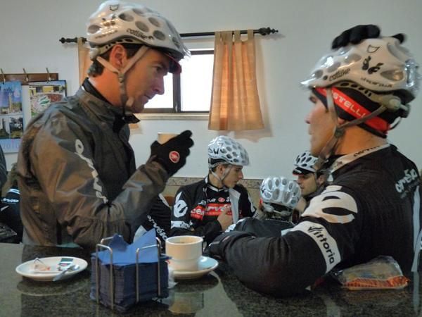 The coffee stop was a good way for everyone to warm up.