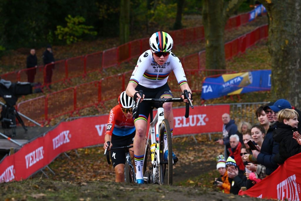 ANTWERPEN BELGIUM NOVEMBER 24 Fem Van Empel of The Netherlands and Team Visma Lease A Bike competes during the 18th UCI Cyclocross World Cup Antwerpen 2024 Womens Elite on November 24 2024 in Antwerpen Belgium Photo by Luc ClaessenGetty Images