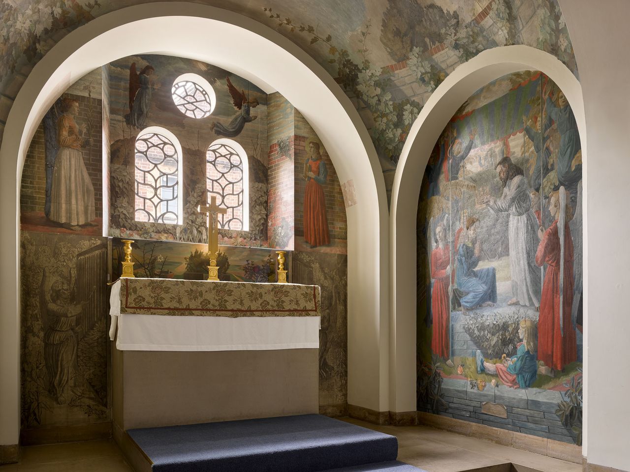 Fig 2: The altar of the Lady Chapel. Campion Hall, University of Oxford. Photographed by Will Pryce for Country Life. ©Country Life