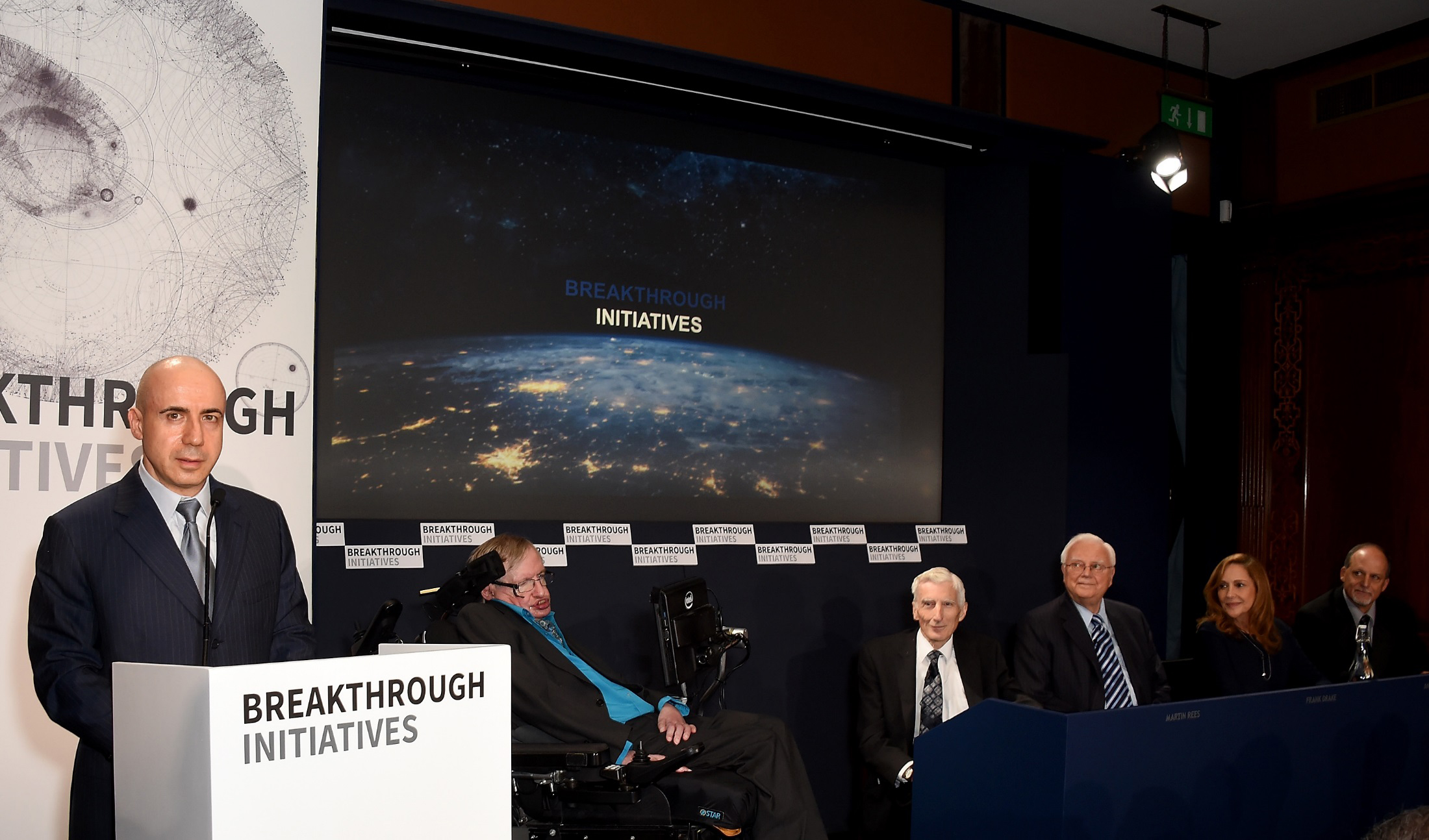 Stephen Hawking, Yuri Milner Unveil Breakthrough Listen