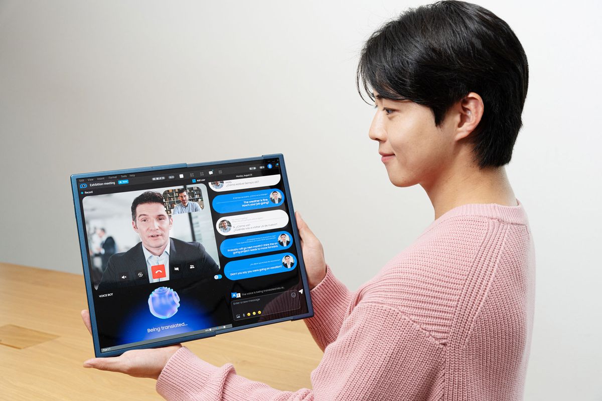 Samsung showcases foldable and rollable OLED displays