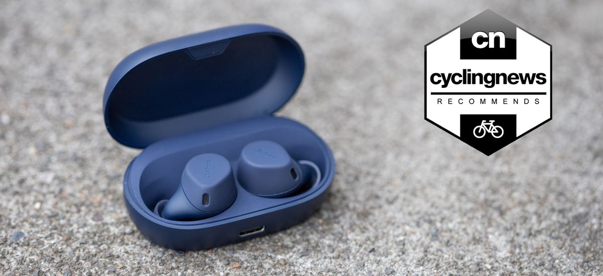 Jabra Elite 7 Active open case header image