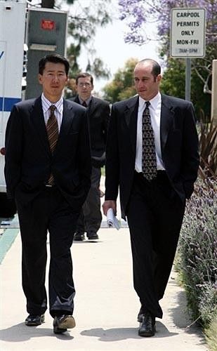 US cyclist Floyd Landis' attorneys Maurice Suh (L)