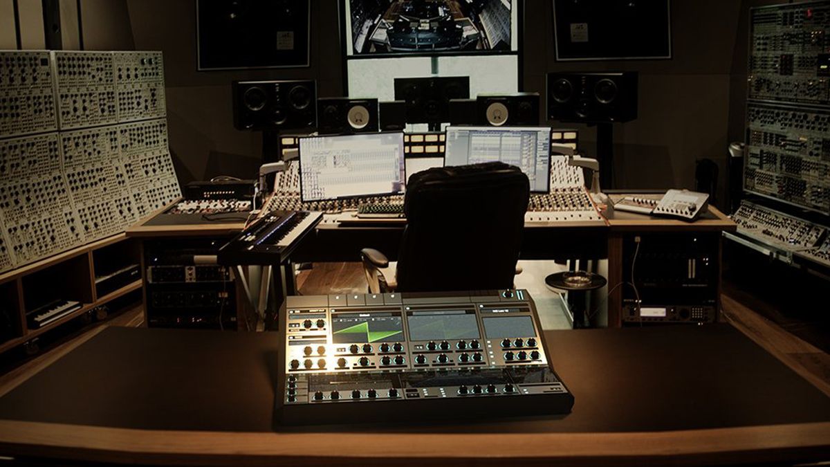 Deadmau5 Shows Off A Hardware Version Of The Serum Plugin Synth Musicradar