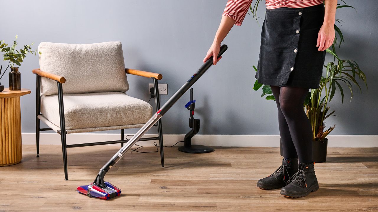 Dyson Pencilvac