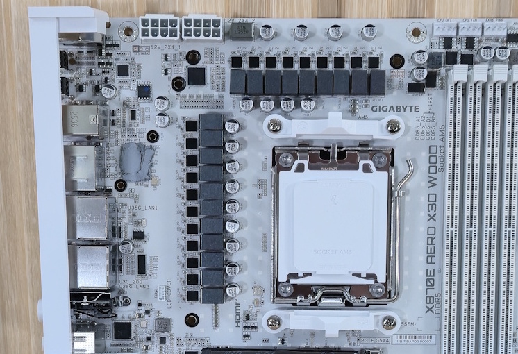 جيجابايت X870E ايرو وود - VRMs