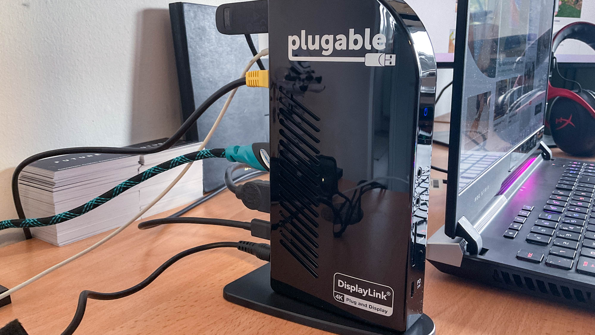 Pluggable 4K Triple Display USB-C Docking Station