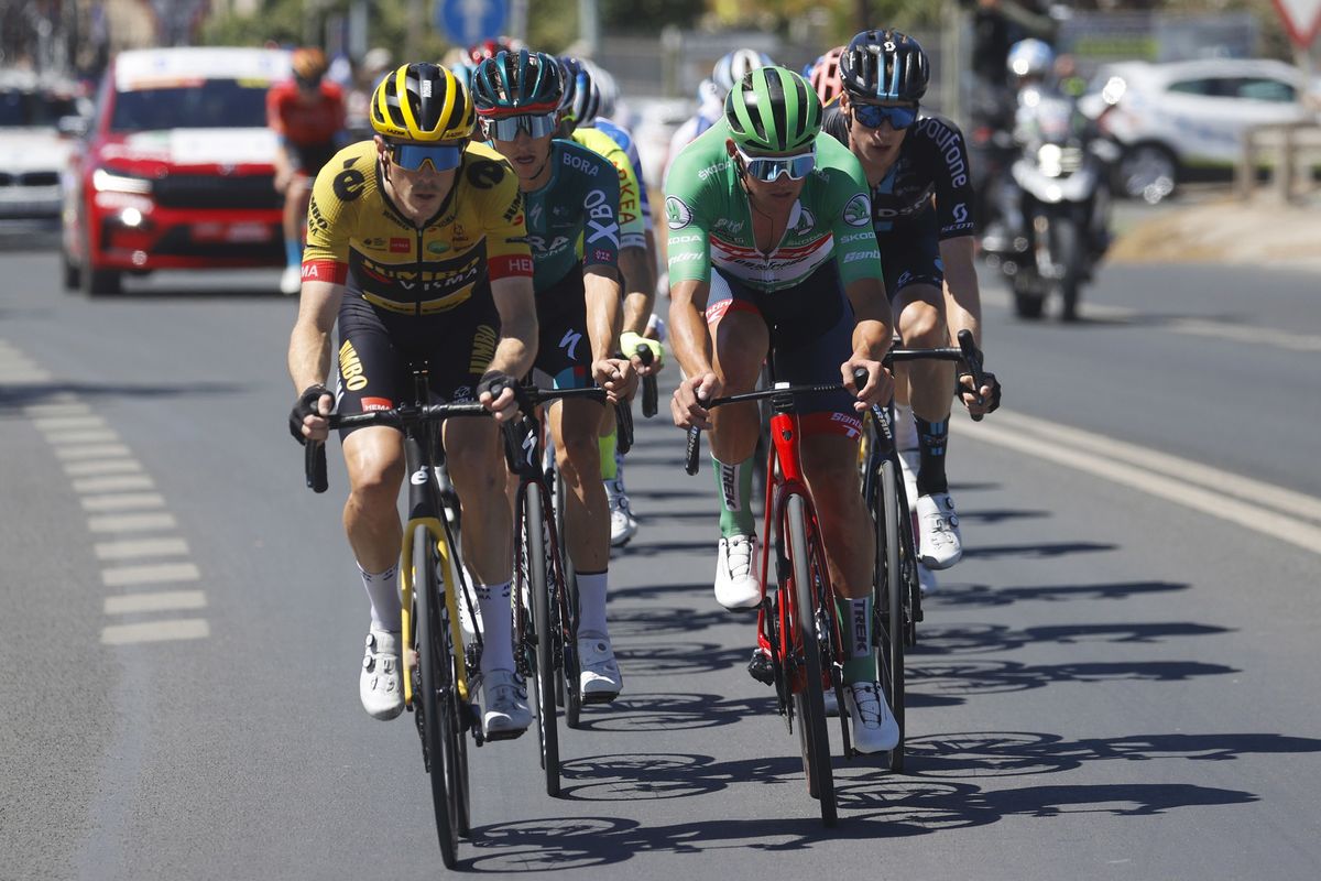 Vuelta Espana 2022 - 77th edition - 15th stage Martos - Sierra Nevada 152,6 km - 04/09/2022 - Rohan Dennis (AUS - Team Jumbo - Visma) - Mads Pedersen (DEN - Trek - Segafredo) - photo Luis Angel Gomez/SprintCyclingAgency&Acirc;&copy;2022