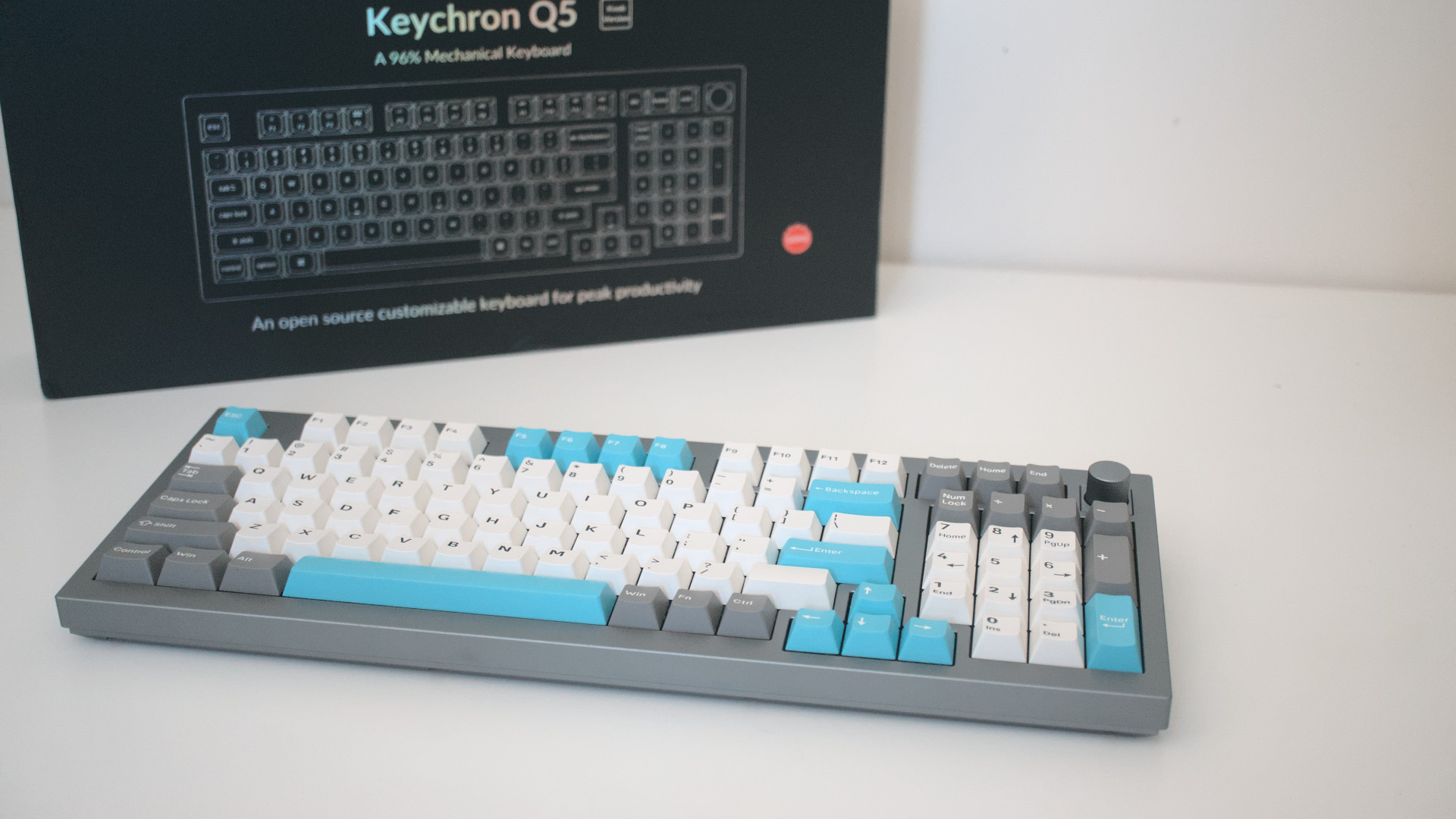 Keychron Q5 review: Easily customize this full-size behemoth