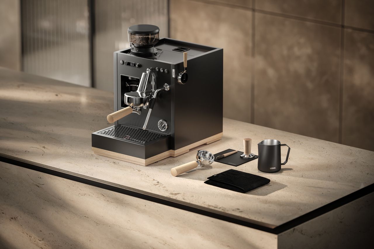 Loewe aura.pure coffee machine and accessories