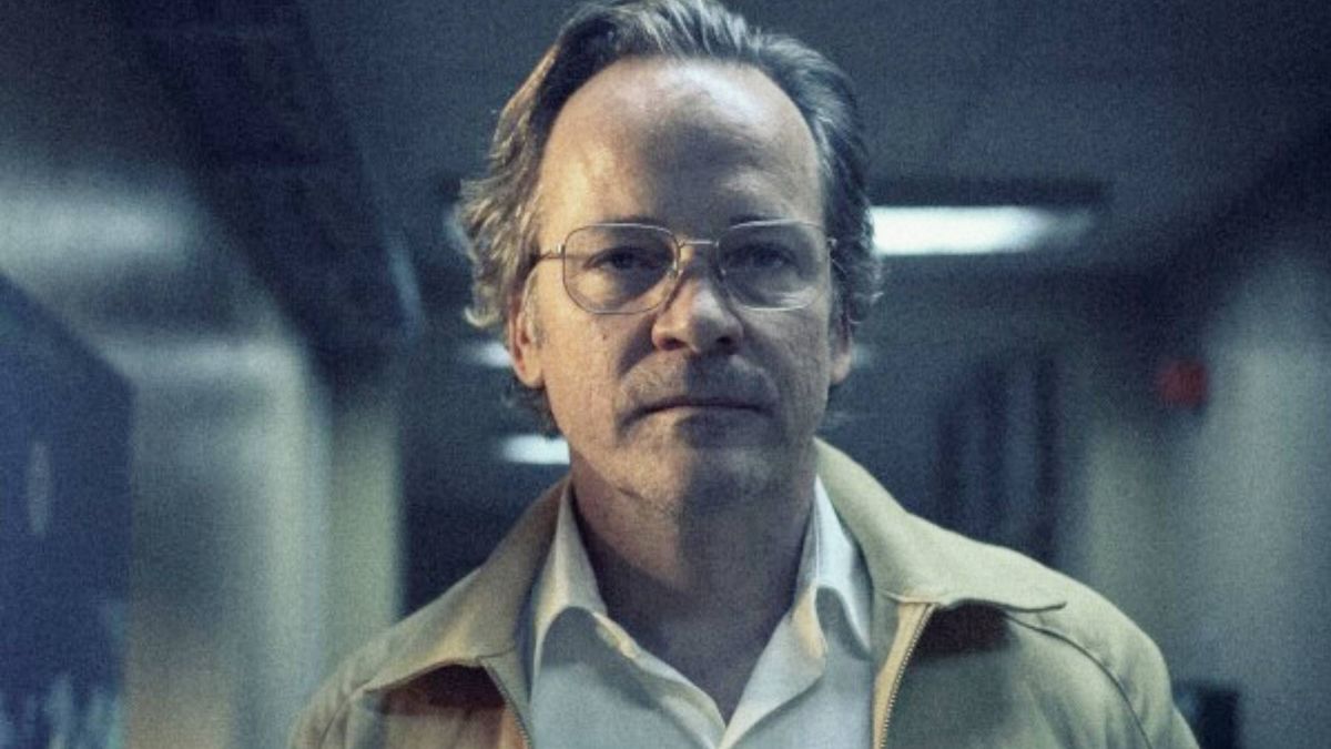 Peter Sarsgaard as Roone Arledge in &quot;September 5&quot;