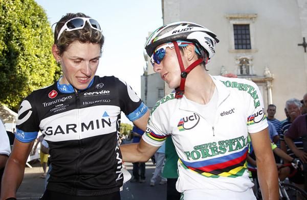 Noemi Cantele (Garmin-Cervelo) and world champion Giorgia Bronzini (Colavita Forno d'Asolo)