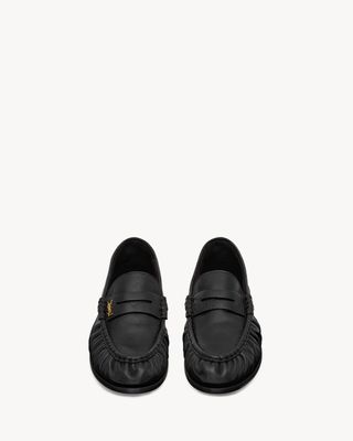 Women's Le Loafer Penny Slippers in Shiny Creased Leather in Black