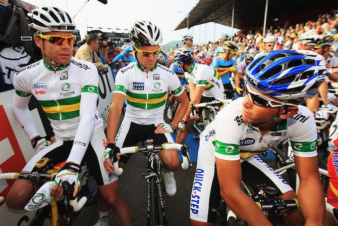 Eventual winner Cadel Evans, Stuart O'Grady and Allan Davis line up for Australia at the 2009 World Championships road race