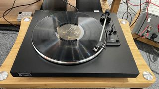 Rekord Audio F110 turntable