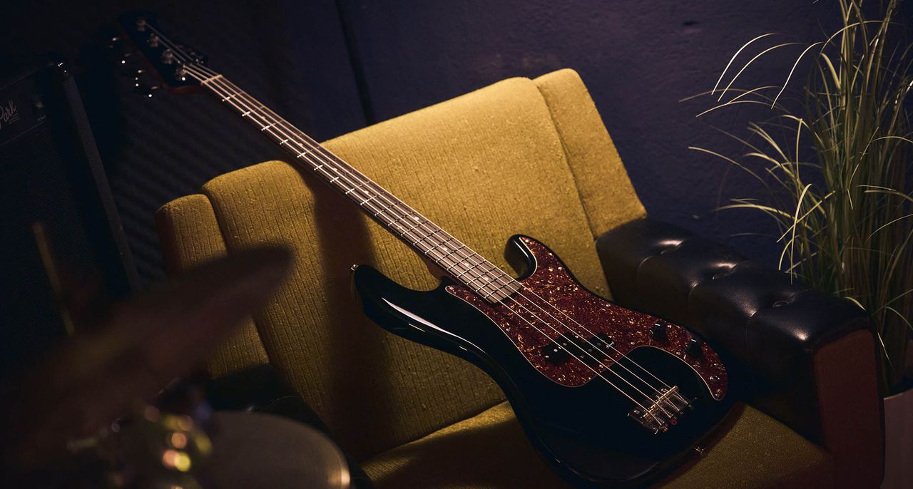 Harley Benton Vintage Series PB-62: the entry-level bass guitars draw inspiration from vintage Fender and feature a single split-coil pickup.