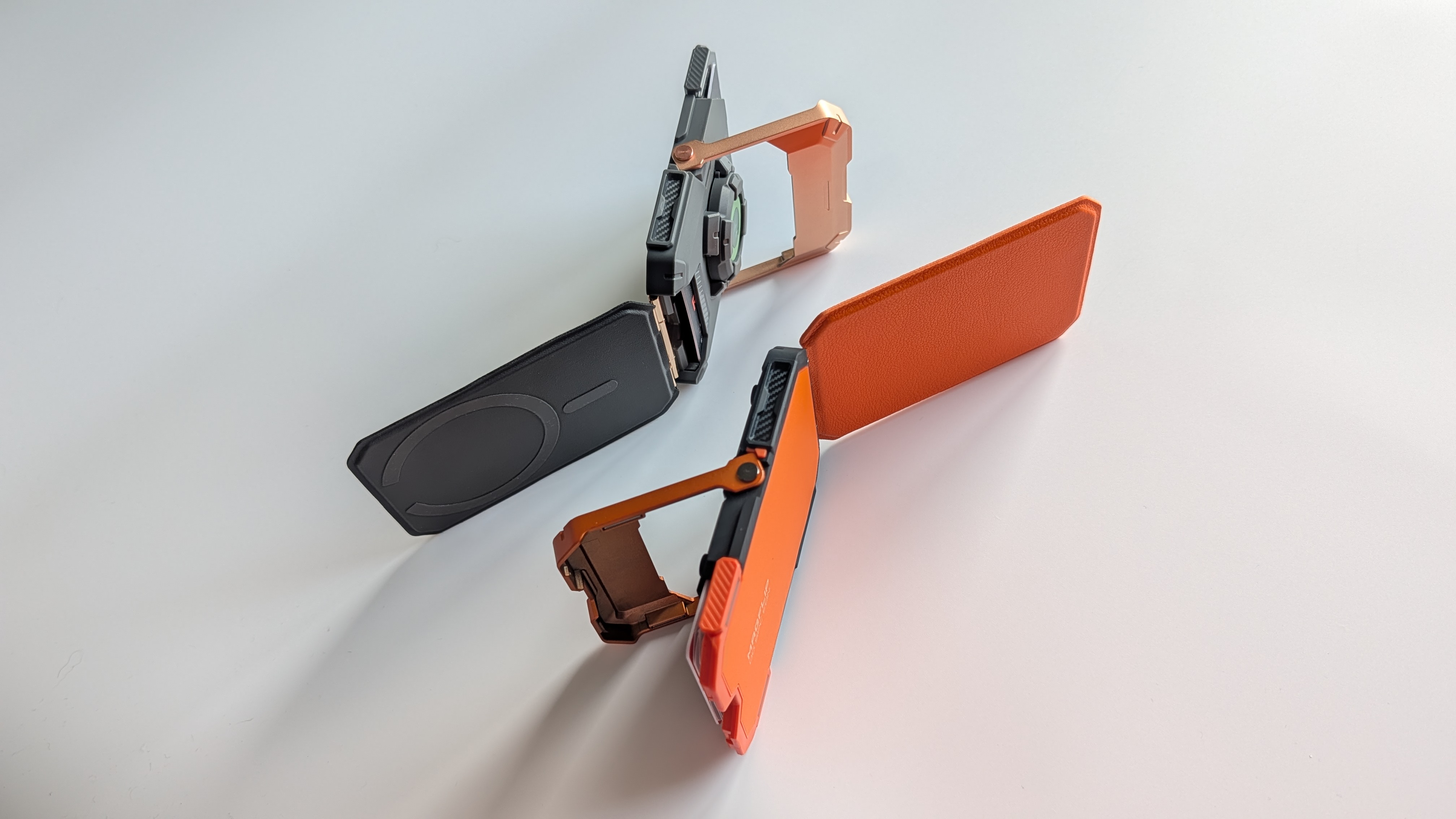 i-Blason and SUPCASE MagSafe wallets