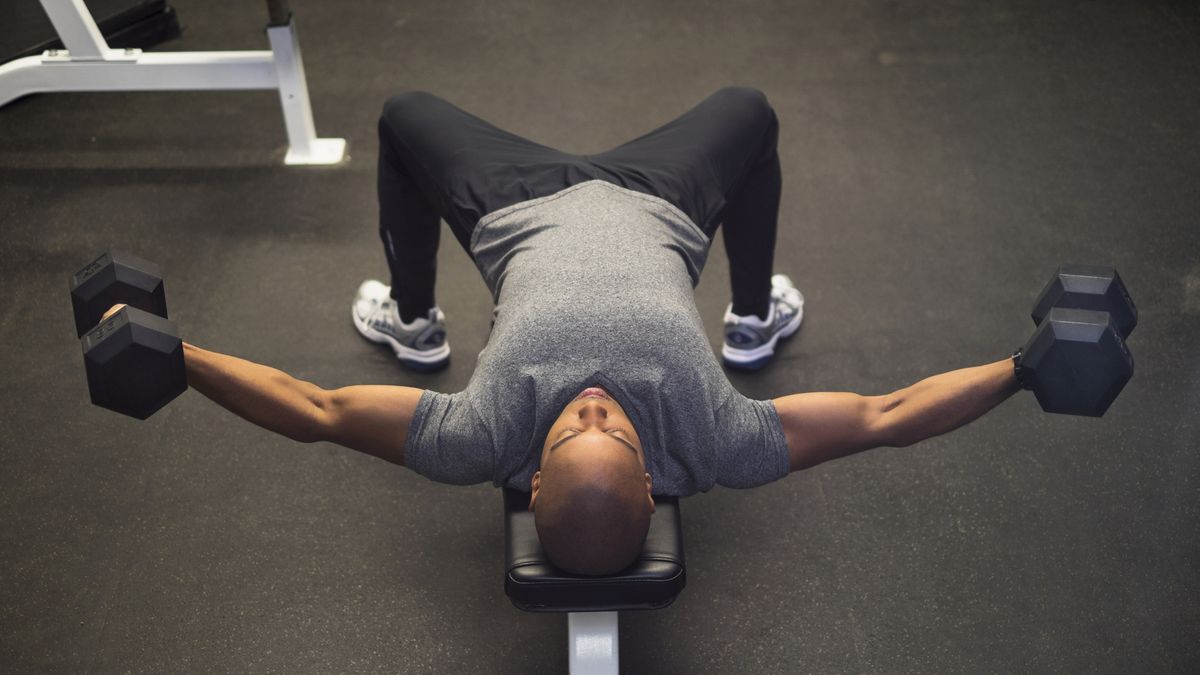 Build epic chest and shoulder muscles with this dumbbell home workout