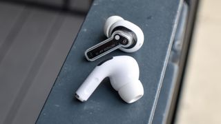 Nothing Ear (1) vs. AirPods Pro