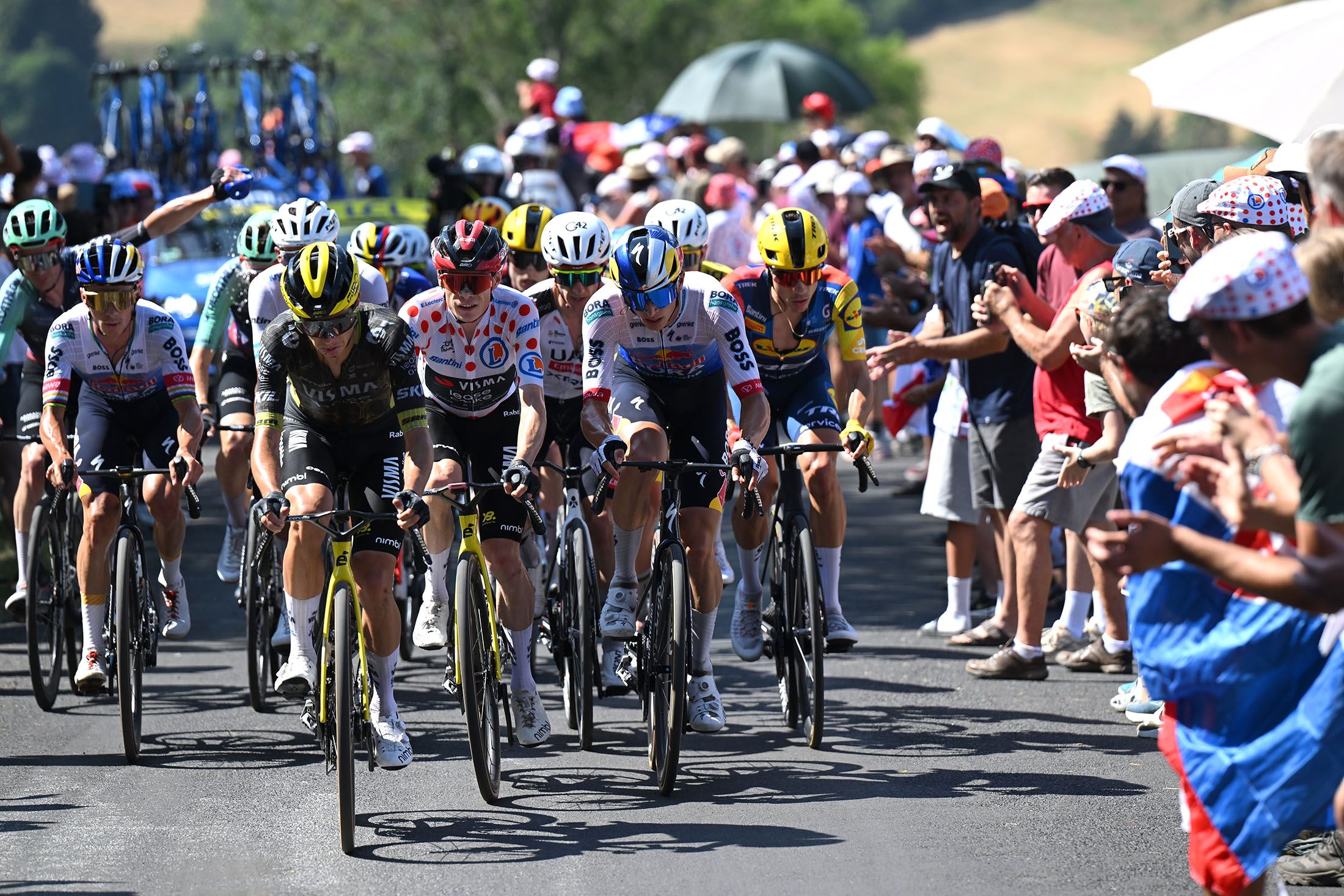 Overlegne Pogačar tar spenningen ut av Tour de France, mens Vingegaards tapte kamp setter fokus på striden om pallplassene