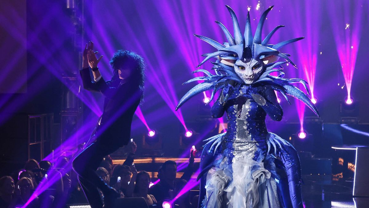 Sea Queen performs on I Wanna Rock Night on The Masked Singer