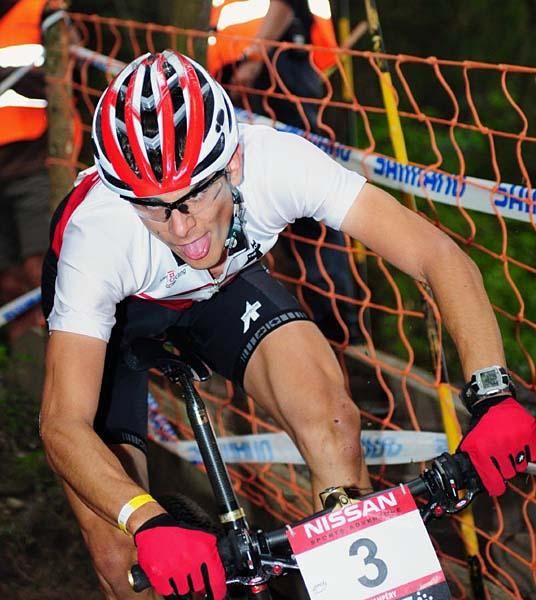 Reto Indergand (Switzerland) on rooty descent