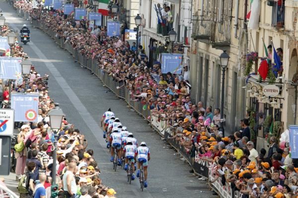 As expected huge crowds turned out to watch the start of the Giro d'Italia