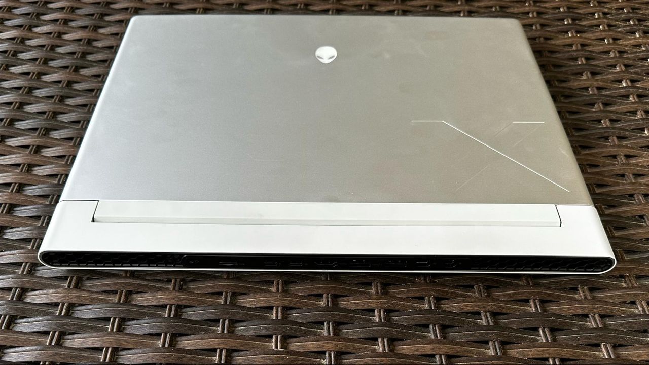 Alienware x16 (2023)