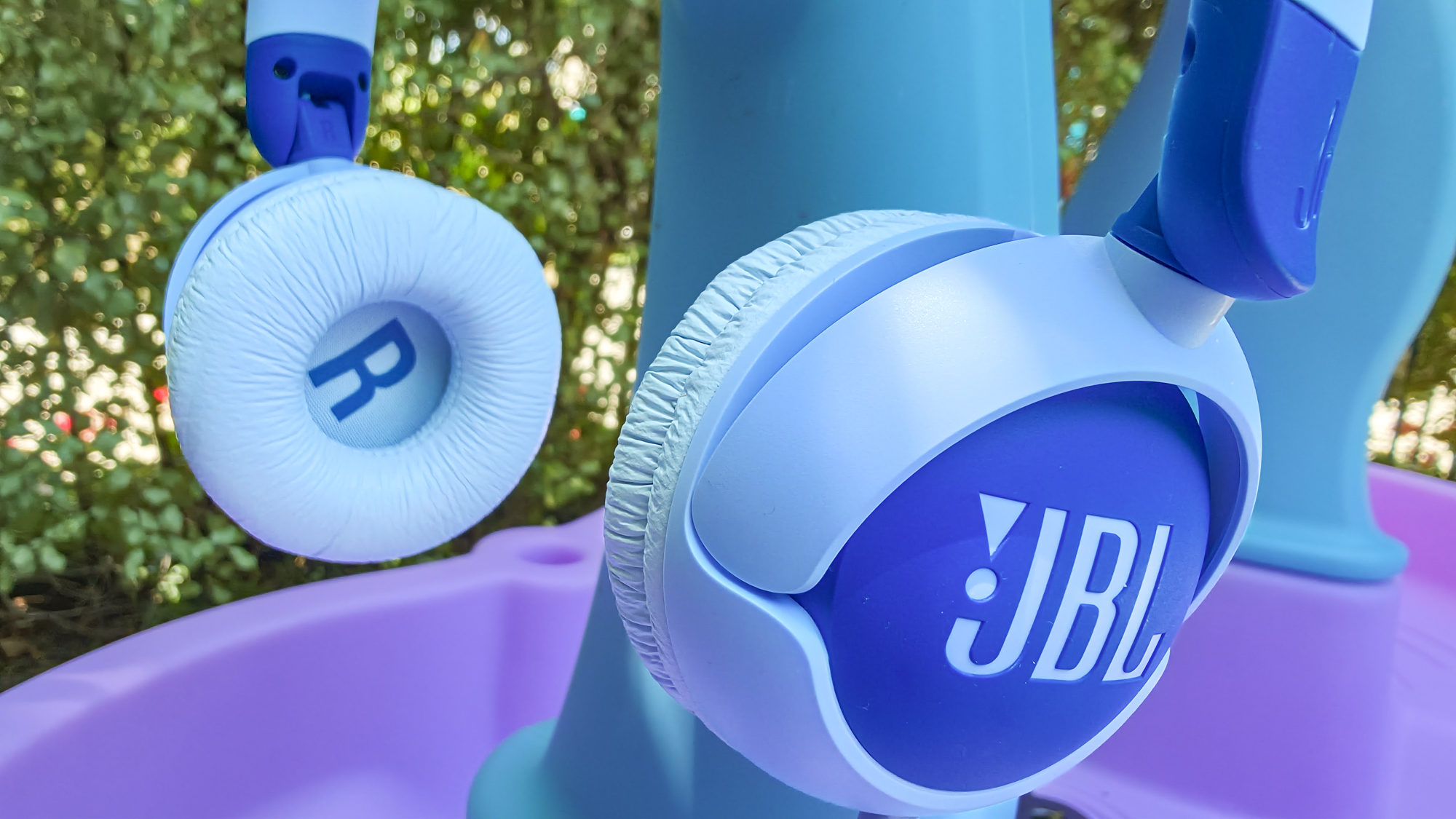 JBL Junior 320 kid headphones