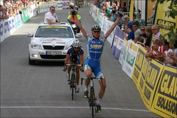 Christer Rake (Joker Bianchi) wins stage four.
