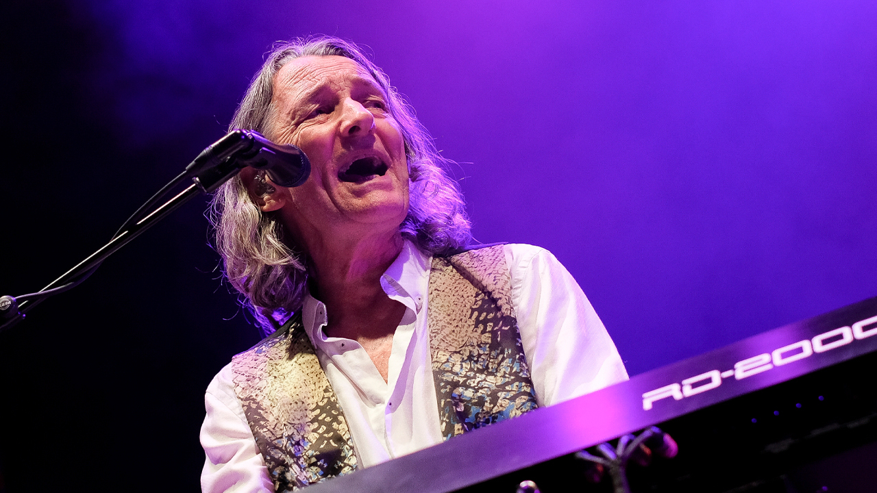 Roger Hodgson performing live