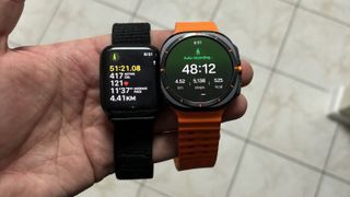 Samsung Galaxy Watch Ultra y Apple Watch