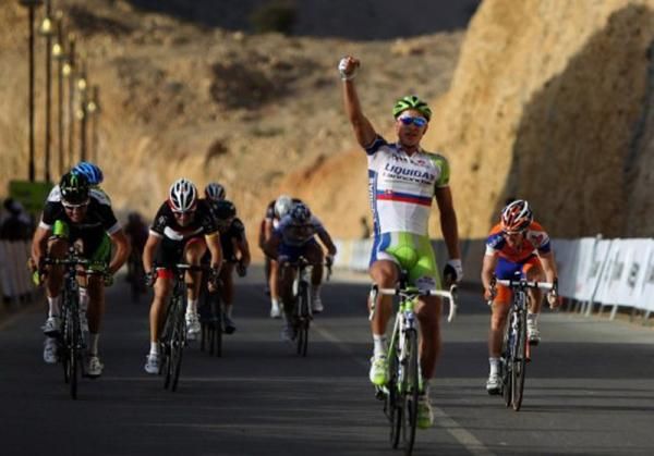 Sagan surged to victory as the shadows set in