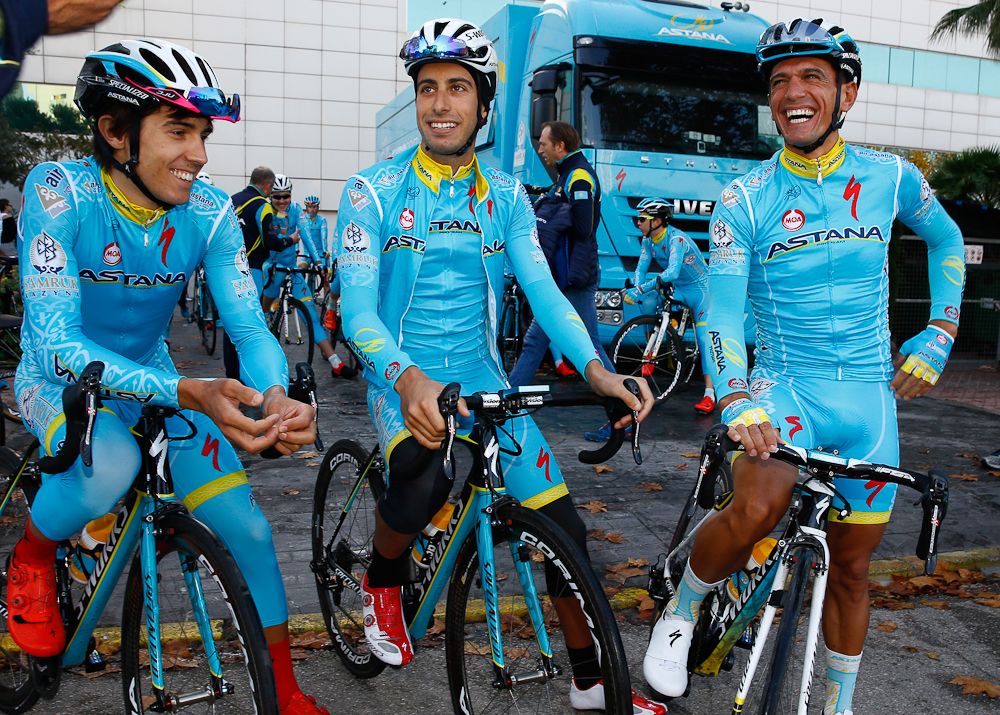 Diego Rosa, Fabio Aru and Paolo Tiralongo share a laugh