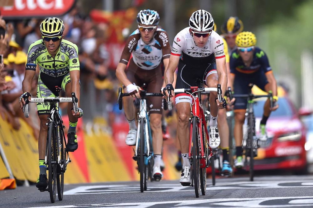 Contador and Mollema come over the finish line