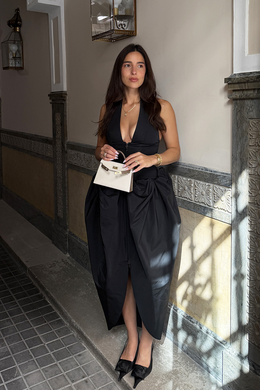 Bettina Looney wearing a 2026 wedding guest dress trend