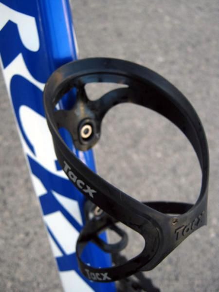 Tacx Tao aluminum cages are almost as light as many companies' carbon fiber models.