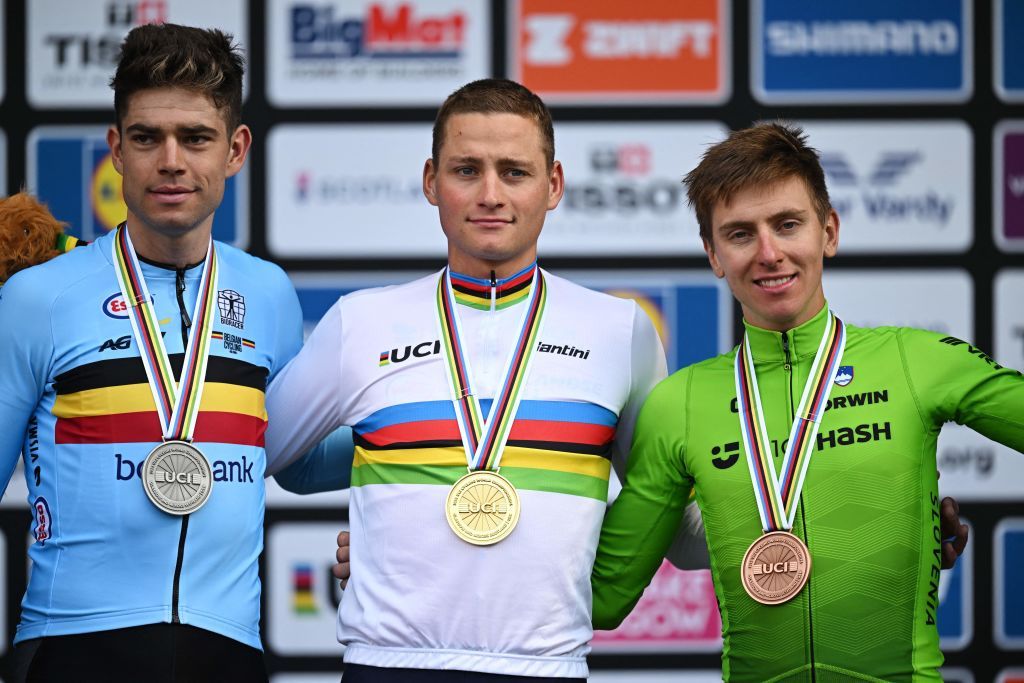 Mathieu van der Poel took the rainbow stripes in the men&#039;s road race at the 2023 Glasgow Worlds