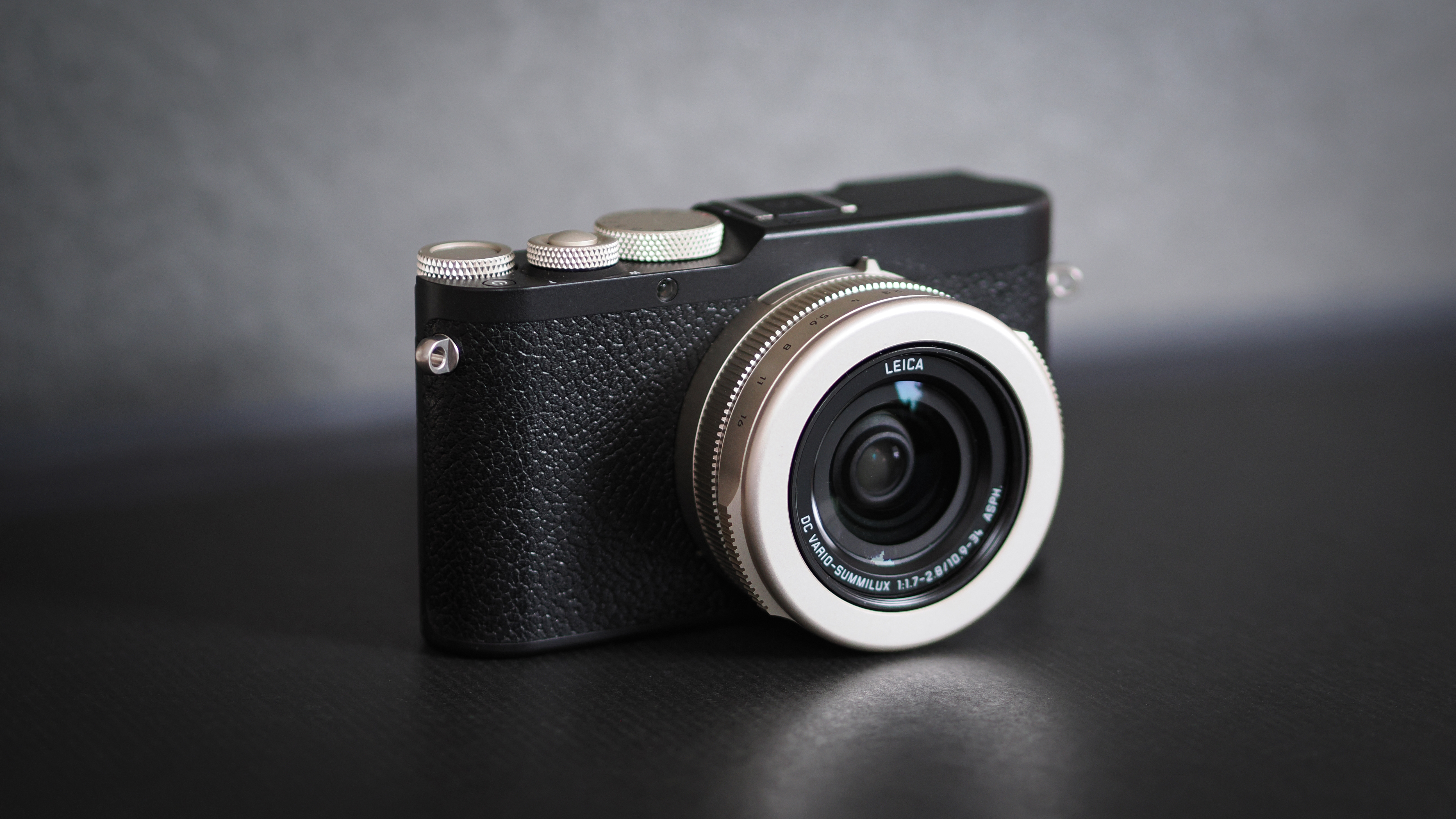 Leica D-Lux 8 100 Years of Leica edition