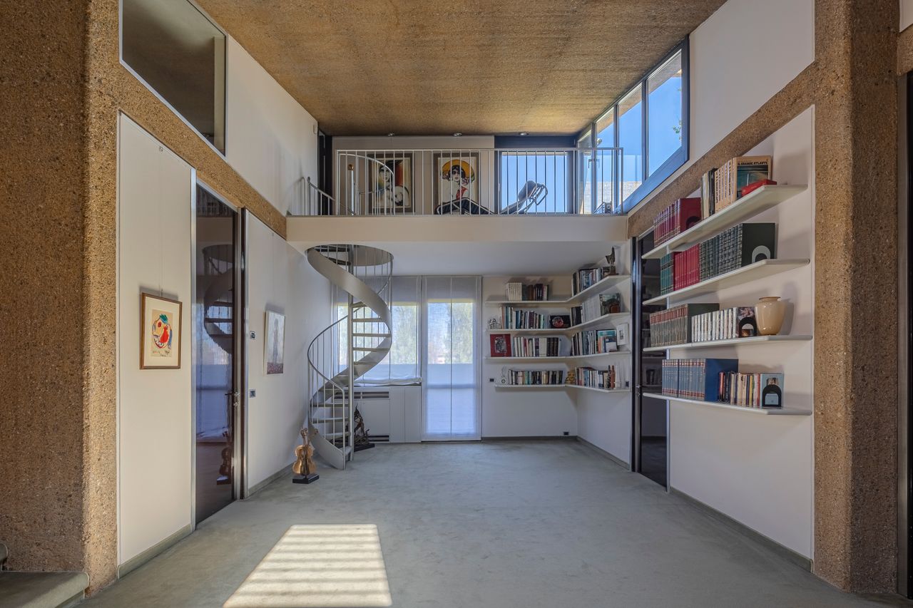 Additional images of the brutalist villa by Francesco Castiglioni