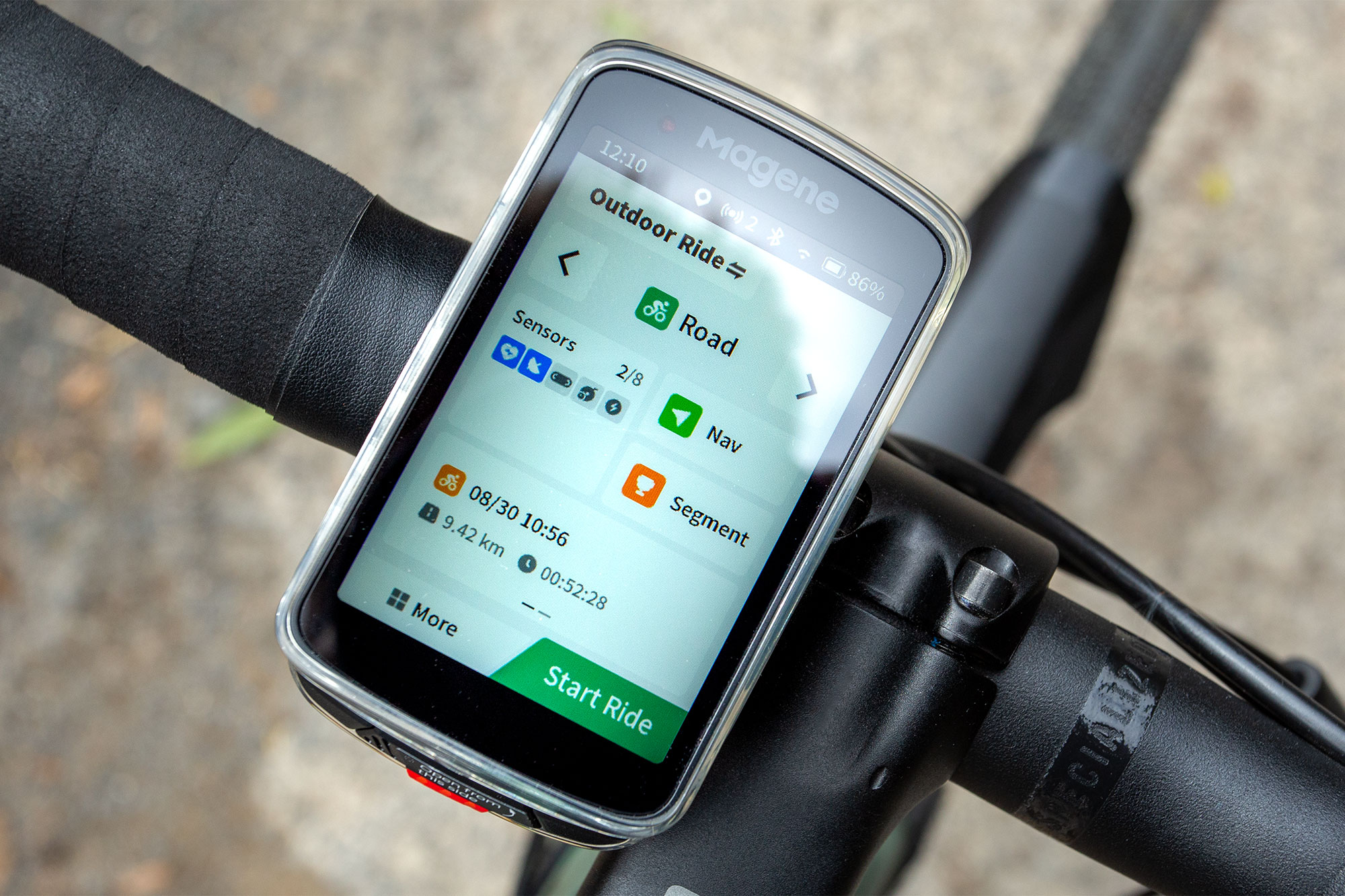 Magene C706 mounted on handlebars showing default Home Screen