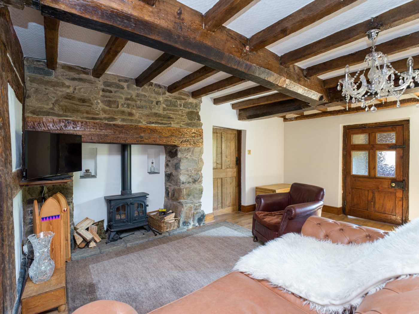 Rhos-Fawr-Sitting-room-scaled-e1601648406154.jpg