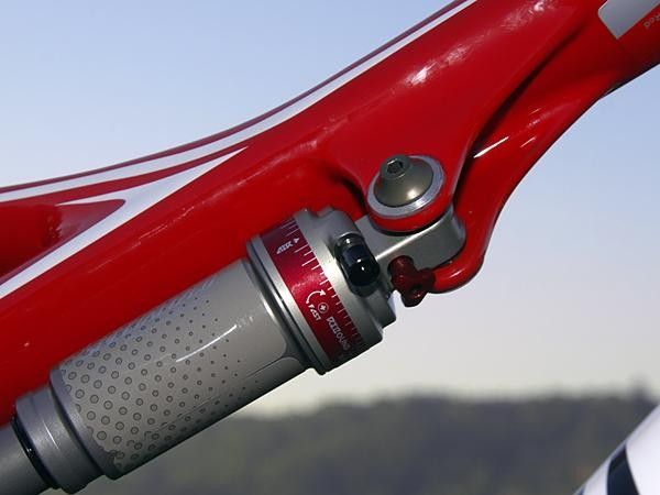 Air pressure and rebound adjustments are in their familiar locations. The air valve will be slightly rotated on production versions for less interference with water bottles.