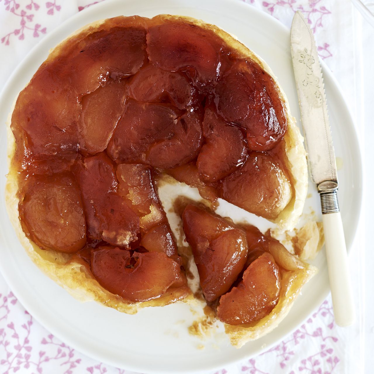 Tarte Tatin-woman and home